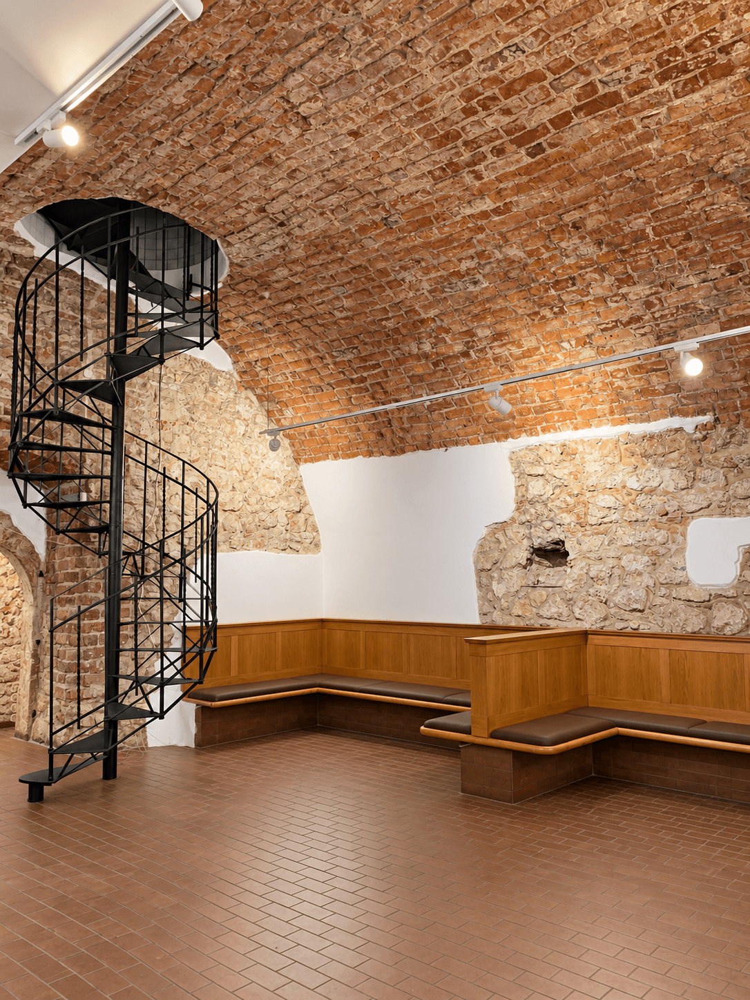 160 sqm in the centre of Kraków, leased on your terms.